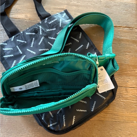 NEW Lululemon Belt Bag Cascadia Green NWT - Picture 9 of 10